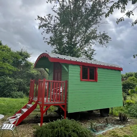 Une Bouteille Au Canal Dieupentale Esterno foto