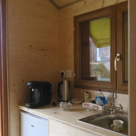Une Bouteille Au Canal Dieupentale Esterno foto